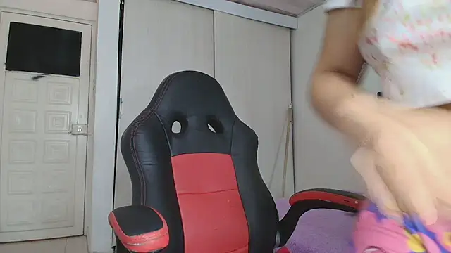 Snapshot of lovehotpink chatting on November 2025 05:24:02 PM lovehotpink online show from November 2025 05:24:02 PM