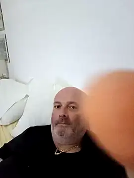 Alexis Bull online show from September 2025 08:10:01 PM