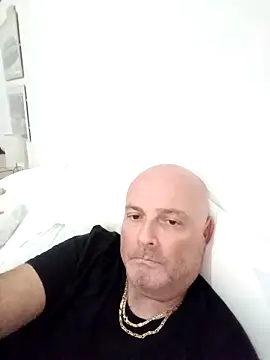 Alexis Bull online show from October 2025 02:47:01 PM