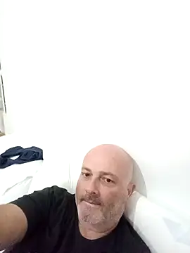 Alexis Bull online show from October 2025 08:13:01 AM