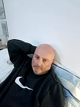 Alexis Bull online show from November 2025 04:16:02 PM