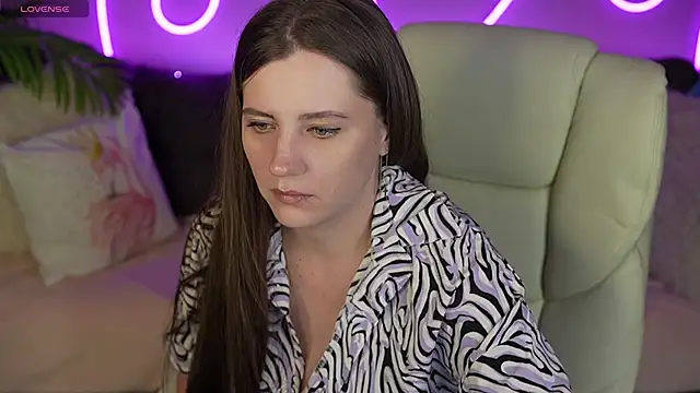 Snapshot of ValeryMurr chatting on October 2025 06:52:02 PM ValeryMurr online show from October 2025 06:52:02 PM