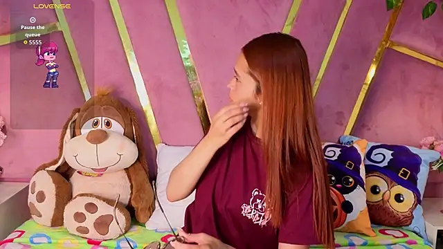 Snapshot of MilleyJones chatting on October 2025 07:34:01 PM MilleyJones online show from October 2025 07:34:01 PM