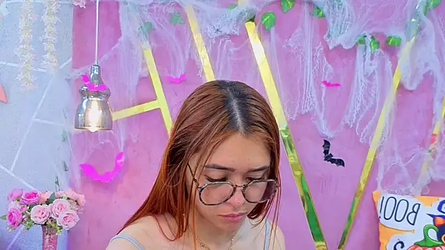 Snapshot of MilleyJones chatting on October 2025 06:21:01 PM MilleyJones online show from October 2025 06:21:01 PM