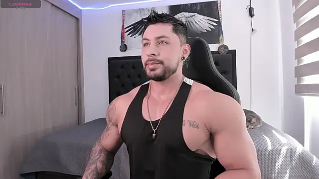 santi aesthetic online show from November 2025 03:45:01 PM