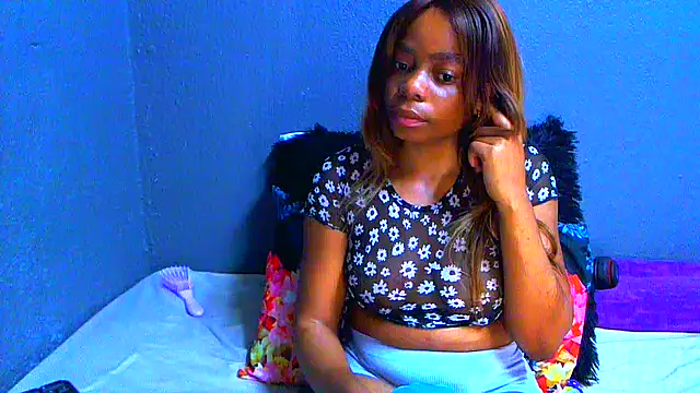 Snapshot of SMALLBOOBSXX chatting on June 2026 05:39:01 AM SMALLBOOBSXX online show from June 2026 05:39:01 AM