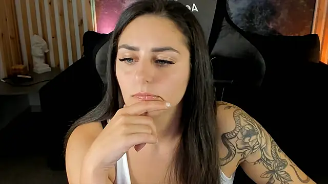 Snapshot of ValeriiMills chatting on September 2025 02:40:01 PM ValeriiMills online show from September 2025 02:40:01 PM
