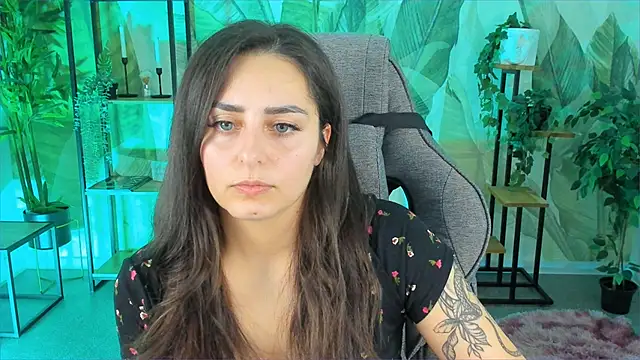 ValeriiMills online show from November 2025 03:03:02 PM