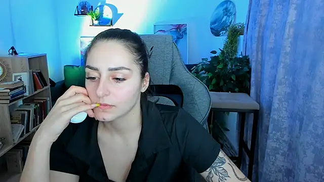 Snapshot of ValeriiMills chatting on February 2026 03:08:01 PM ValeriiMills online show from February 2026 03:08:01 PM