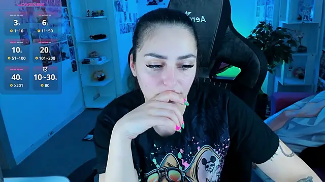 Snapshot of ValeriiMills chatting on March 2026 10:04:02 PM ValeriiMills online show from March 2026 10:04:02 PM