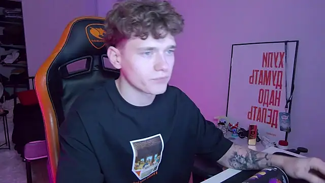 Snapshot of DanyDavis chatting on November 2025 08:08:01 PM DanyDavis online show from November 2025 08:08:01 PM