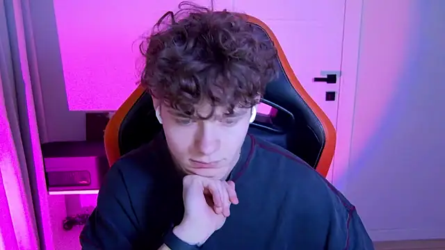 Snapshot of DanyDavis chatting on January 2026 04:22:01 PM DanyDavis online show from January 2026 04:22:01 PM