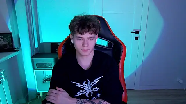 Snapshot of DanyDavis chatting on January 2026 01:37:02 PM DanyDavis online show from January 2026 01:37:02 PM