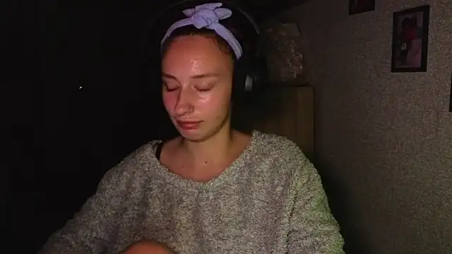 Snapshot of kristi_ginger chatting on October 2025 12:19:01 AM kristi ginger online show from October 2025 12:19:01 AM