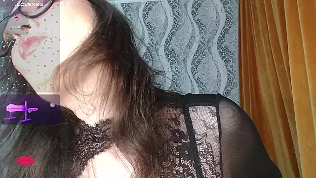 Snapshot of Chloe29 chatting on April 2026 01:39:01 AM Chloe29 online show from April 2026 01:39:01 AM