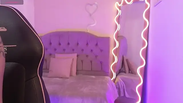 kissy tay online show from September 2025 12:04:02 PM