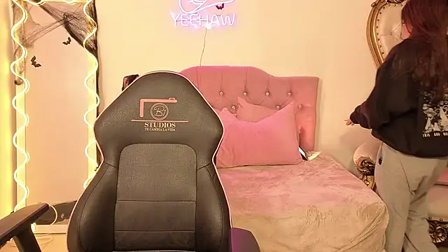 kissy tay online show from November 2025 11:42:02 AM