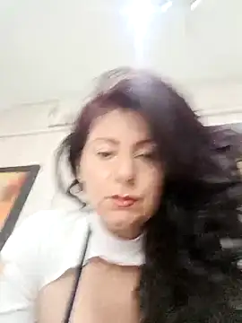 Snapshot of lunadicty chatting on April 2026 08:25:02 PM lunadicty online show from April 2026 08:25:02 PM
