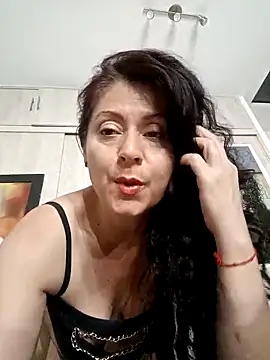 Snapshot of lunadicty chatting on April 2026 04:59:02 AM lunadicty online show from April 2026 04:59:02 AM