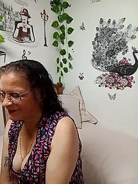 katrina perez online show from April 2026 10:01:01 PM