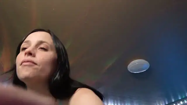 Snapshot of mavismable chatting on December 2025 04:07:01 AM mavismable online show from December 2025 04:07:01 AM