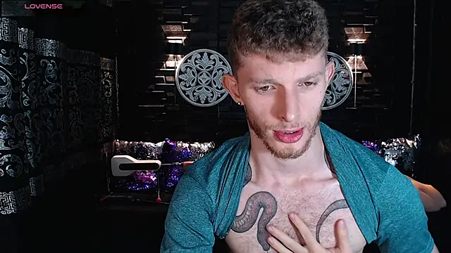 Snapshot of andrewxbi chatting on October 2025 01:27:02 AM andrewxbi online show from October 2025 01:27:02 AM