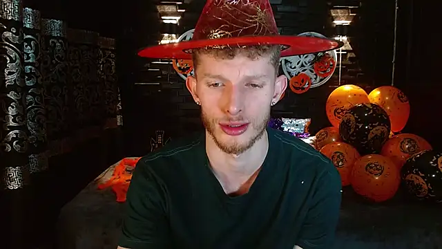 Snapshot of andrewxbi chatting on October 2025 08:42:01 PM andrewxbi online show from October 2025 08:42:01 PM