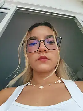 Pretty roxxyy online show from March 2026 11:15:02 AM