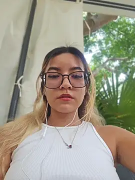 Pretty roxxyy online show from May 2026 01:16:02 PM