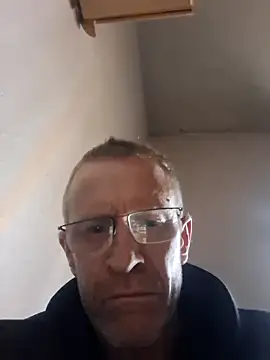 Snapshot of moasslicker chatting on December 2025 03:40:02 PM moasslicker online show from December 2025 03:40:02 PM