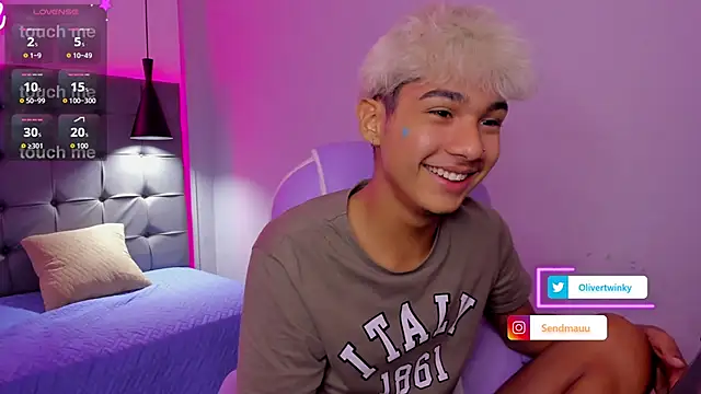 OliverTwinky online show from September 2025 04:03:01 AM