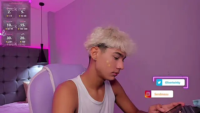 OliverTwinky online show from September 2025 01:38:02 PM