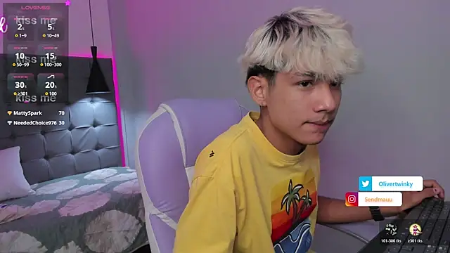 OliverTwinky online show from November 2025 03:01:02 PM