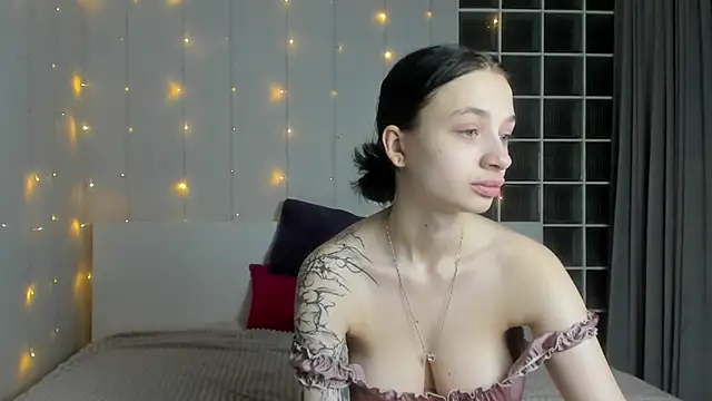 Chatty Alice online show from September 2025 12:34:01 AM