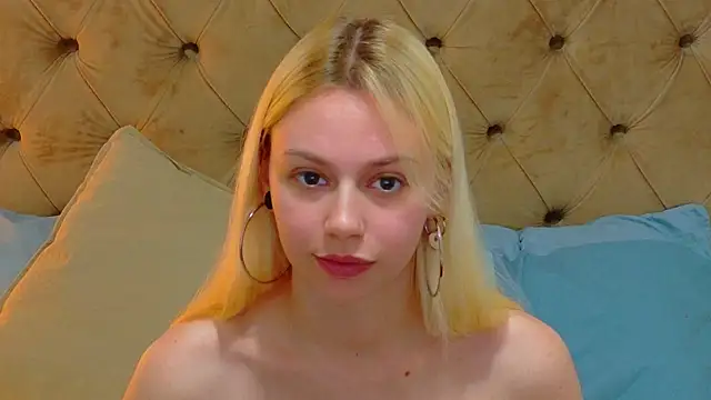 AlessiaCroft online show from April 2026 04:12:01 AM
