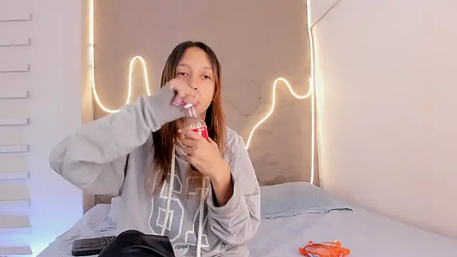 Dulce Quintana online show from December 2025 12:35:02 PM