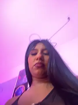 Snapshot of Emmily_Vargas chatting on September 2025 10:44:01 PM Emmily Vargas online show from September 2025 10:44:01 PM