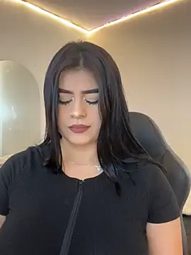 Snapshot of Kariina__69 chatting on October 2025 03:29:01 AM Kariina 69 online show from October 2025 03:29:01 AM