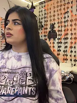 Snapshot of Kariina__69 chatting on October 2025 03:25:01 AM Kariina 69 online show from October 2025 03:25:01 AM