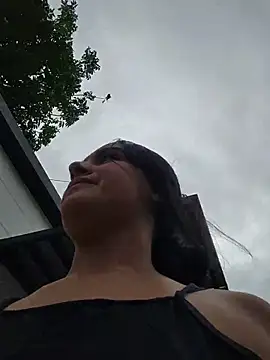 Rosa Warreen  online show from October 2025 12:50:02 PM