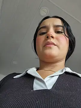 Rosa Warreen  online show from October 2025 04:35:02 PM