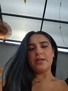 Rosa Warreen  online show from November 2025 01:35:02 PM