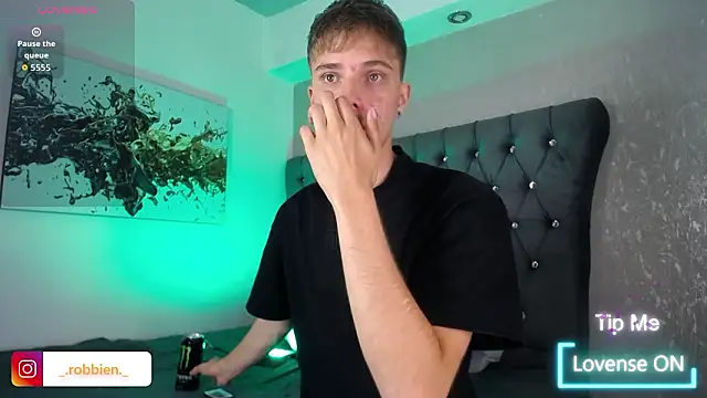 Snapshot of Robbin_Blaze chatting on March 2026 05:22:01 AM Robbin Blaze online show from March 2026 05:22:01 AM