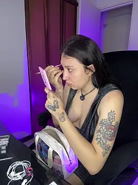 Mia  Gray online show from April 2026 05:51:02 PM