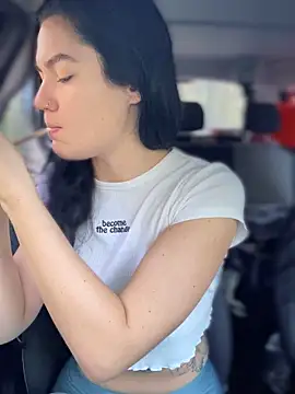 MeekyRich online show from September 2025 03:30:02 AM