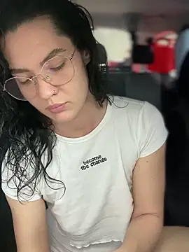 MeekyRich online show from September 2025 03:10:02 AM