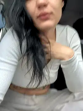 MeekyRich online show from October 2025 03:47:01 AM