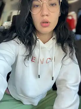 MeekyRich online show from October 2025 04:11:01 AM