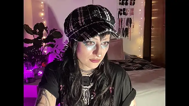 ELENA UMBRA online show from January 2026 11:30:01 PM