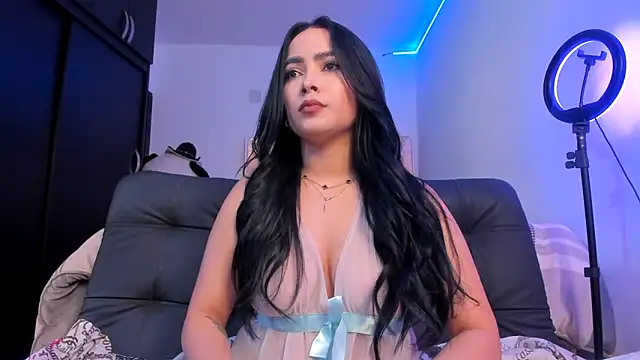 Snapshot of Bella__hamilton chatting on February 2026 01:38:01 AM Bella hamilton online show from February 2026 01:38:01 AM